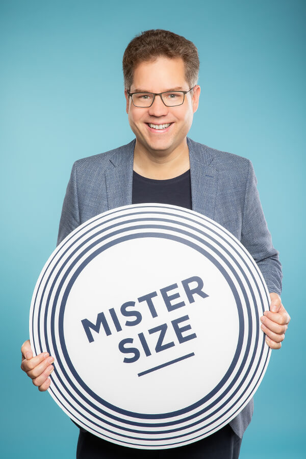 Ян Винценц Краузе с логото на MISTER SIZE